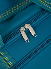 Load image into Gallery viewer, Teal Printed Medium Duffel Trolley Bag