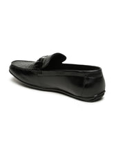 Load image into Gallery viewer, Men Black Textured Leather Loafers