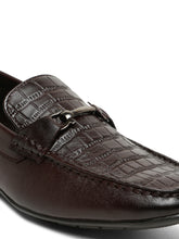 Load image into Gallery viewer, Men Brown Textured Leather Loafers