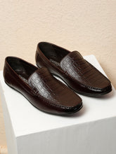 Load image into Gallery viewer, Men’s Croco-Textured Leather Loafers