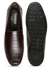 Load image into Gallery viewer, Men’s Croco-Textured Leather Loafers