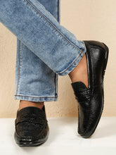Load image into Gallery viewer, Men's Black Textured Leather Loafers