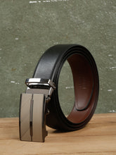 Load image into Gallery viewer, Men Reversible Leather Belt with classy buckle