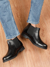 Load image into Gallery viewer, Men's Black Solid Leather Chelsea boots