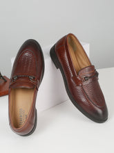 Load image into Gallery viewer, Men's Brown Texture Patterned Leather Loafers