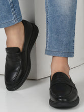 Load image into Gallery viewer, Men's Black Croco Texture Leather Loafers