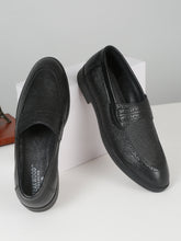 Load image into Gallery viewer, Mens's Black Texture Leather Loafers
