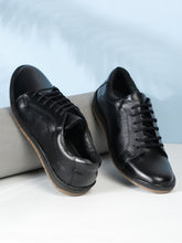 Load image into Gallery viewer, Men's Black Solid Leather Comfort Insole Sneakers