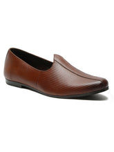 Load image into Gallery viewer, Teakwood Men Black Textured Leather Mojaris