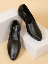 Load image into Gallery viewer, Men Black Textured Leather Comfort Basics Mojaris