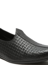 Load image into Gallery viewer, Teakwood Men Black Textured Leather Mojaris