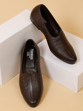 Load image into Gallery viewer, Teakwood Men T.Moro Textured Leather Mojaris