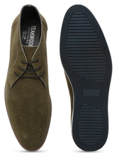 Load image into Gallery viewer, Men Suede Olive Mid Top Lace-Up Boots