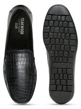 Load image into Gallery viewer, Men's Croc-Textured Loafers