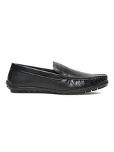 Load image into Gallery viewer, Men's Croc-Textured Loafers