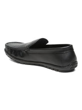 Load image into Gallery viewer, Men's Croc-Textured Loafers