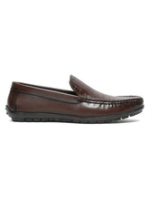 Load image into Gallery viewer, Men's Croc-Textured Loafers