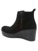 Load image into Gallery viewer, Teakwood Leathers Women Black Solid Suede Mid-top Wedges Boots