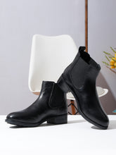Load image into Gallery viewer, Women's Black Solid Leather Slip-On Blocked Heel Boots