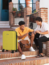 Load image into Gallery viewer, 360 Degree Rotation Hard Cabin Trolley Bag