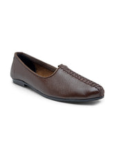 Load image into Gallery viewer, Men Brown Solid Leather Round Toe Mojaris