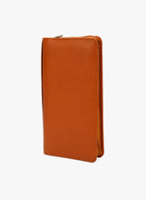 Load image into Gallery viewer, Teakwood Genuine Leathers Unisex Passport holder Solid Tan
