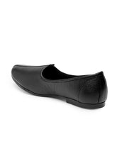 Load image into Gallery viewer, Teakwood Men Black Leather Mojaris||Men's Black Traditional Leather Mojari (Jutti/Loafers)
