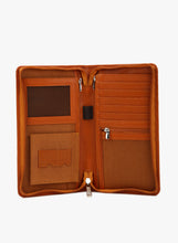 Load image into Gallery viewer, Teakwood Genuine Leathers Unisex Passport holder Solid Tan