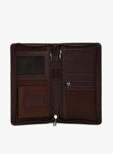 Load image into Gallery viewer, Teakwood Genuine Leathers Unisex Passport holder Solid Brown