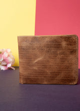 Load image into Gallery viewer, Teakwood Men RFID Blocking Textured Bifold Wallet