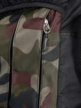 Load image into Gallery viewer, Unisex Camouflage Printed Waterproof Rucksack