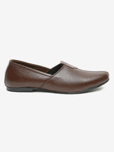 Load image into Gallery viewer, Men Brown Solid Leather Mojaris
