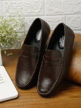 Load image into Gallery viewer, Men Brown Solid Genuine Leather Formal Loafers