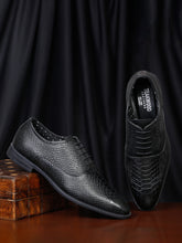 Load image into Gallery viewer, Teakwood Leather Men Black Snake Print Leather Oxfords