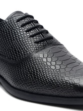 Load image into Gallery viewer, Teakwood Leather Men Black Snake Print Leather Oxfords