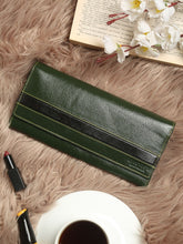 Load image into Gallery viewer, Teakwood Genuine Leather Green Color Wallet