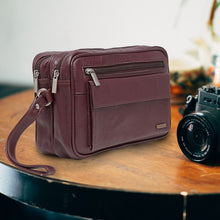 Load image into Gallery viewer, Genuine Leather Toiletry Bag (Garnet)