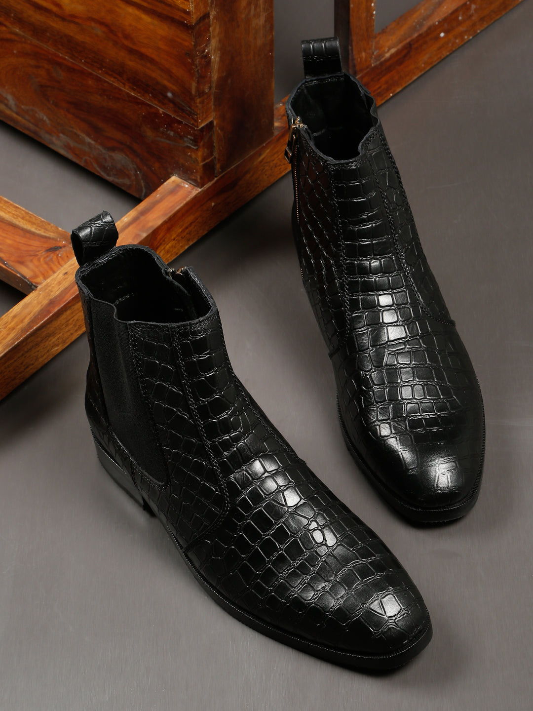Men\'s Black Croc-Texture Leather Chelsea Boots Buy Men main image 4