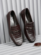 Load image into Gallery viewer, Men Brown Textured Leather Loafers
