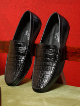 Load image into Gallery viewer, Men’s Croco-Textured Leather Loafers
