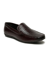Load image into Gallery viewer, Men’s Croco-Textured Leather Loafers
