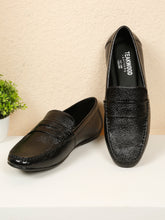 Load image into Gallery viewer, Men&#39;s Black Textured Leather Loafers
