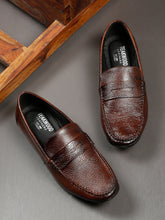 Load image into Gallery viewer, Men's Brown Textured Leather Loafers
