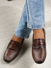 Load image into Gallery viewer, Men's Brown Textured Leather Loafers
