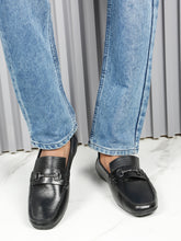 Load image into Gallery viewer, Men's Black Textured Leather Loafers
