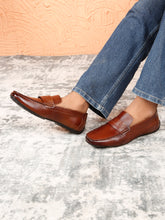Load image into Gallery viewer, Men&#39;s Classic Leather Loafers
