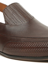 Load image into Gallery viewer, LEATHER PESHAWARI-STYLE SANDLE
