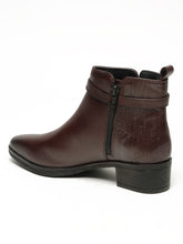 Load image into Gallery viewer, Women's Chelsea Boots
