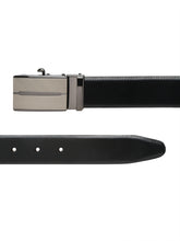 Load image into Gallery viewer, Men Reversible Leather Belt with classy buckle
