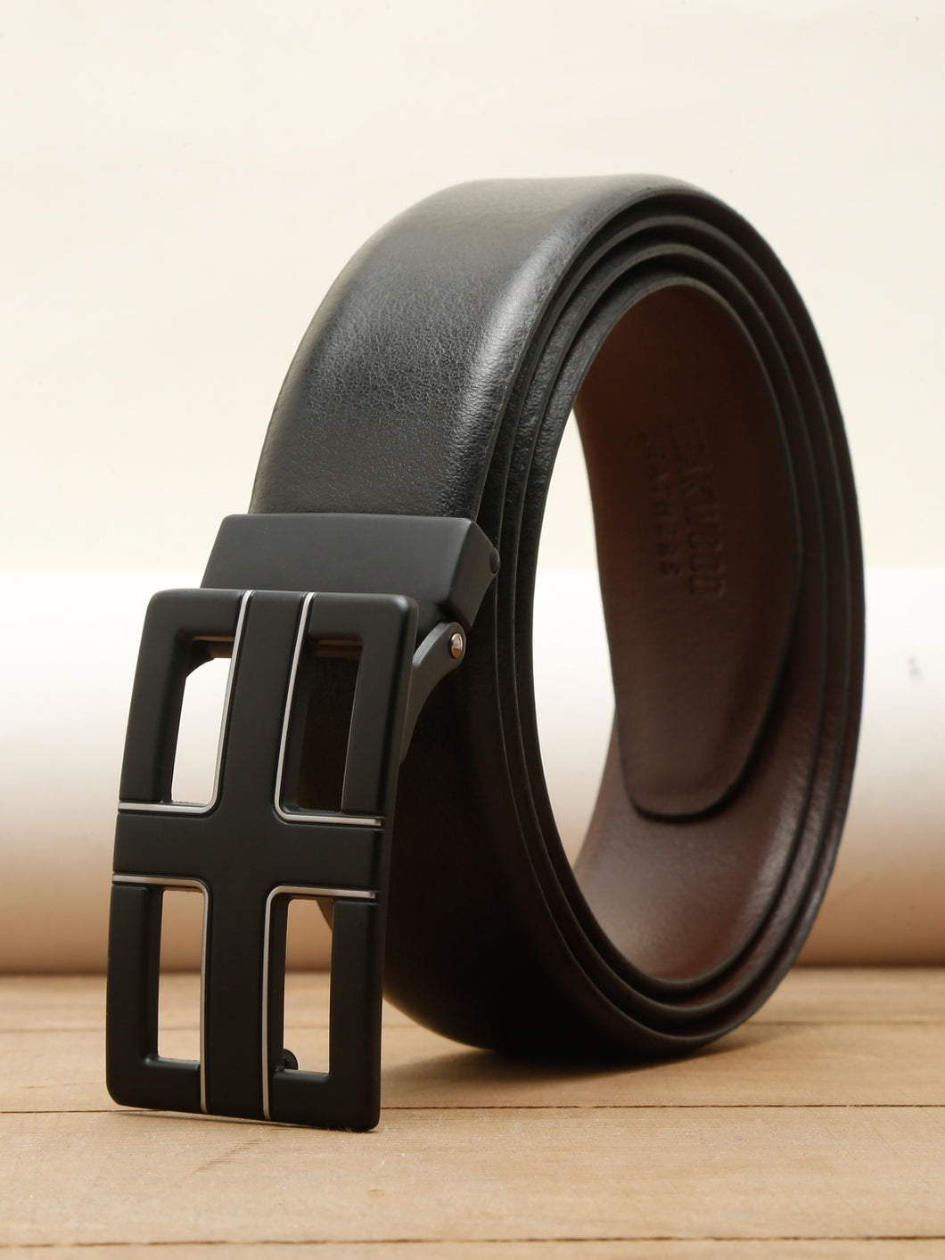 Teakwood Leather Men Textured Black-Silver Belt
